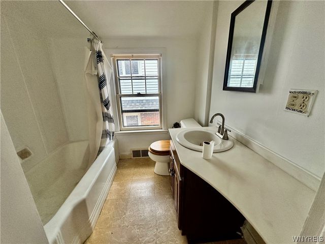 2104 Walnut Avenue, Niagara Falls, NY 14301
