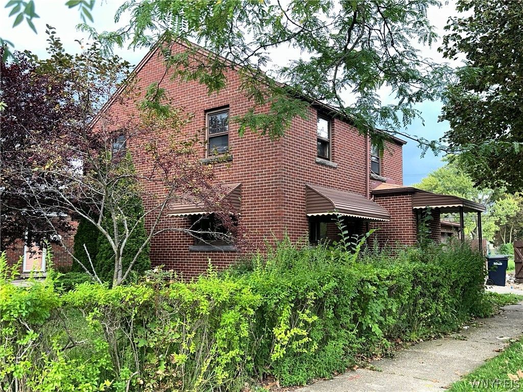 2104 Walnut Avenue, Niagara Falls, NY 14301