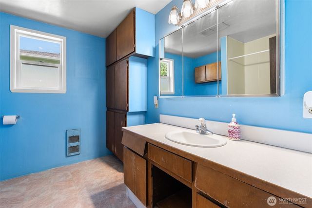 2432 NE Franklin Street, Bremerton, WA 98310