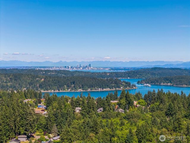 2432 NE Franklin Street, Bremerton, WA 98310