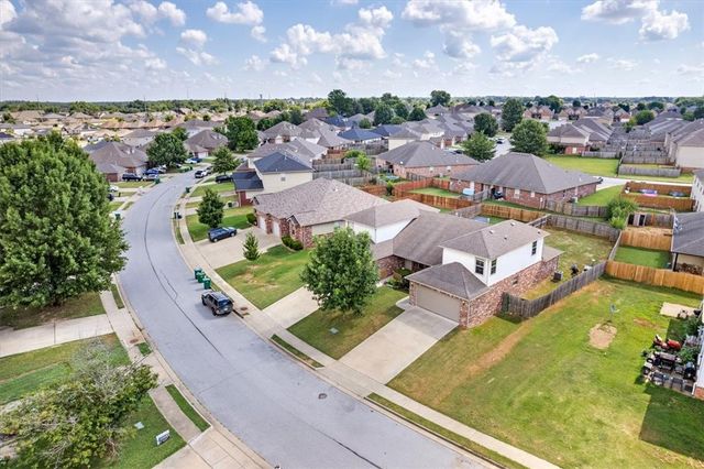 212 & 214 Copper Oaks Drive, Centerton, AR 72719