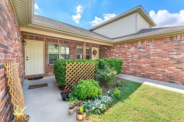 212 & 214 Copper Oaks Drive, Centerton, AR 72719