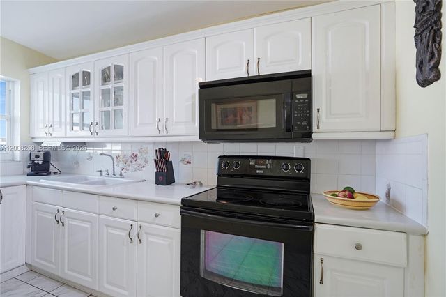 245 18th St 605, Miami Beach, FL 33139