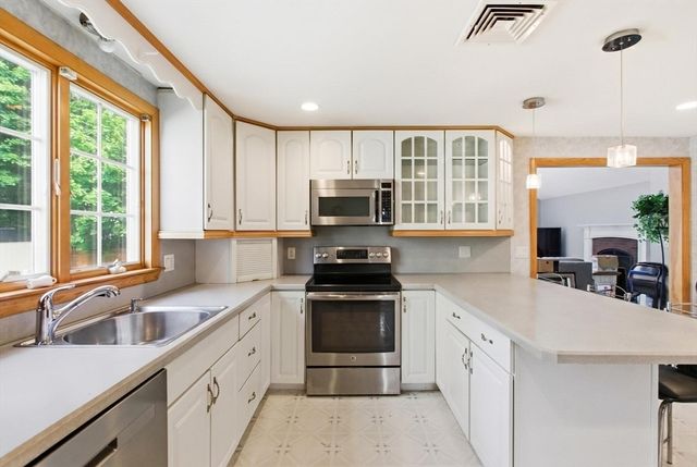 29 Cleveland, Medford, MA 02155