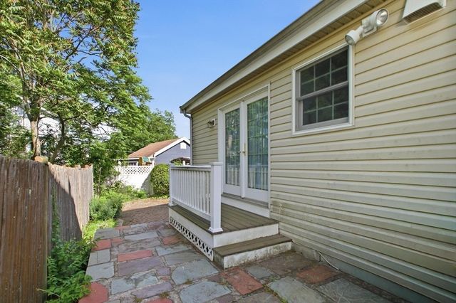 29 Cleveland, Medford, MA 02155