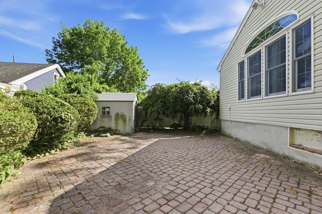 29 Cleveland, Medford, MA 02155