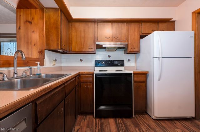 8690 Elmfield Street NW, Canal Fulton, OH 44614