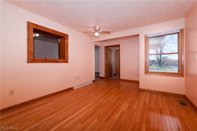 8690 Elmfield Street NW, Canal Fulton, OH 44614