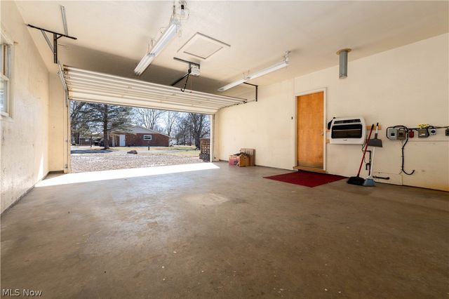 8690 Elmfield Street NW, Canal Fulton, OH 44614