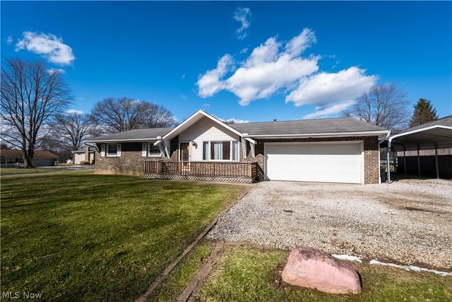 8690 Elmfield Street NW, Canal Fulton, OH 44614