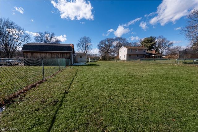 8690 Elmfield Street NW, Canal Fulton, OH 44614