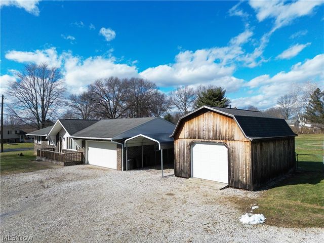 8690 Elmfield Street NW, Canal Fulton, OH 44614