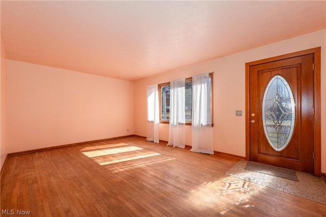 8690 Elmfield Street NW, Canal Fulton, OH 44614