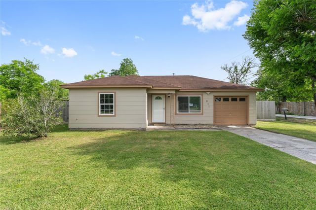 511 Jones Road, Highlands, TX 77562