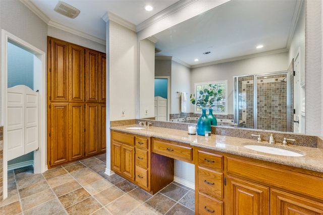 9126 Cochran Heights Drive, Dallas, TX 75220