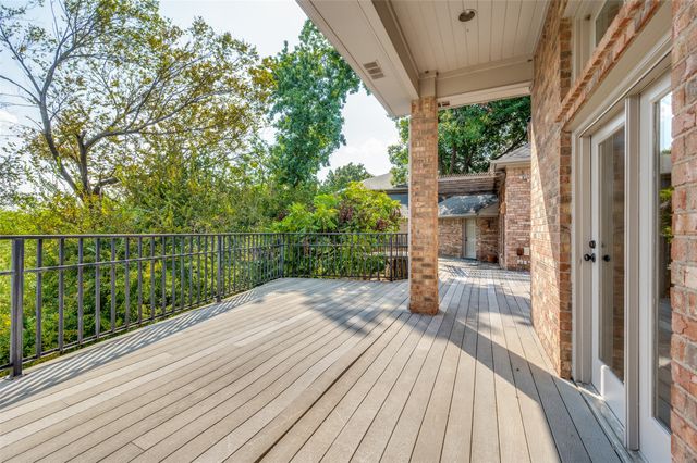 9126 Cochran Heights Drive, Dallas, TX 75220