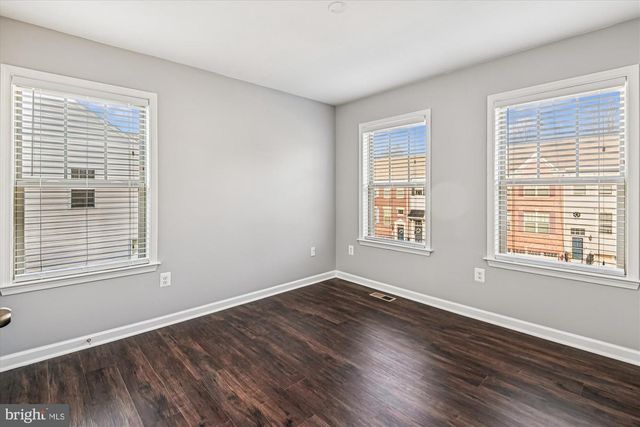 7523 HOLLY RIDGE DR, Glen Burnie, MD 21060