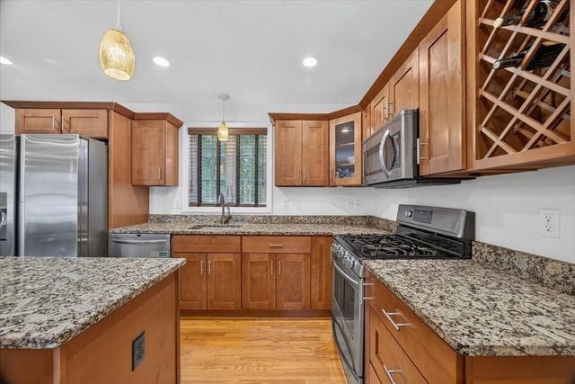 95 Prospect Ter, Brockton, MA 02301