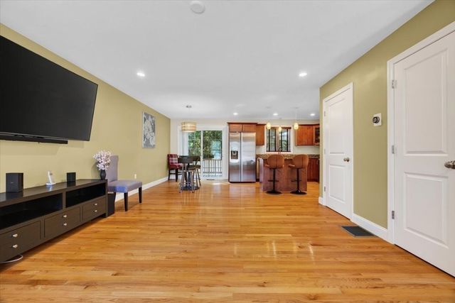 95 Prospect Ter, Brockton, MA 02301