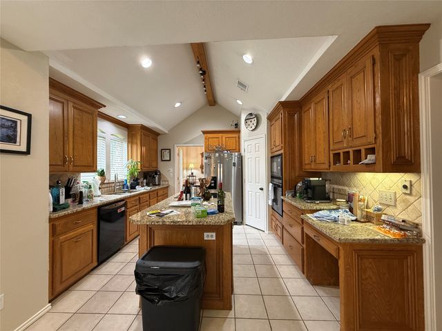 500 Evergreen Drive, Hurst, TX 76054