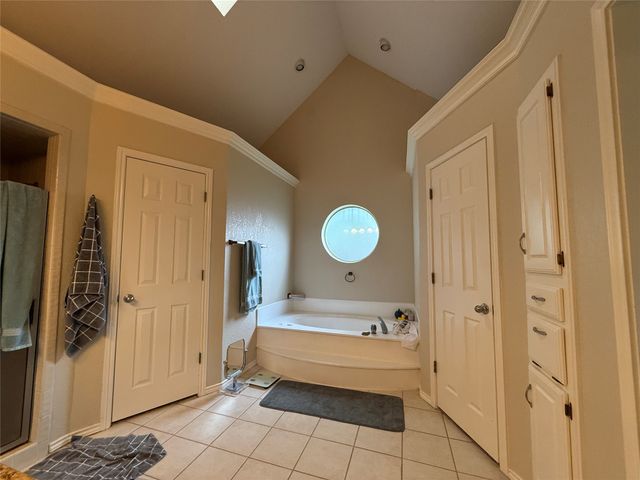 500 Evergreen Drive, Hurst, TX 76054