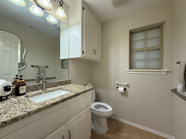 500 Evergreen Drive, Hurst, TX 76054