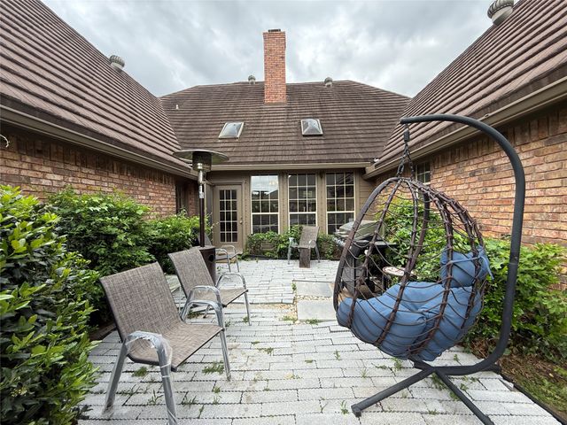 500 Evergreen Drive, Hurst, TX 76054