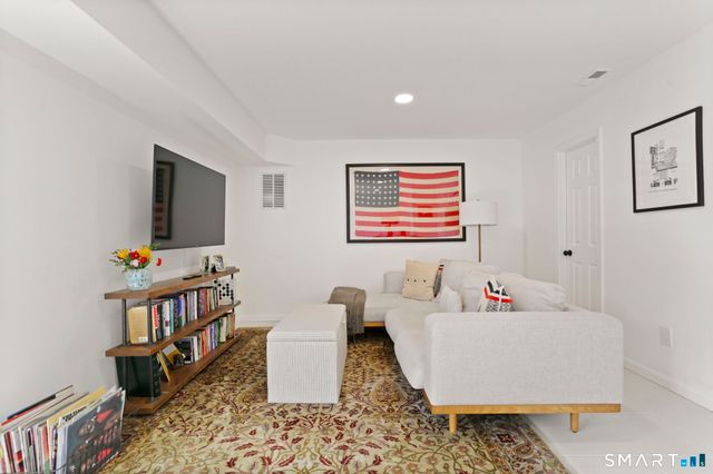 9 Clifford Street, Norwalk, CT 06853