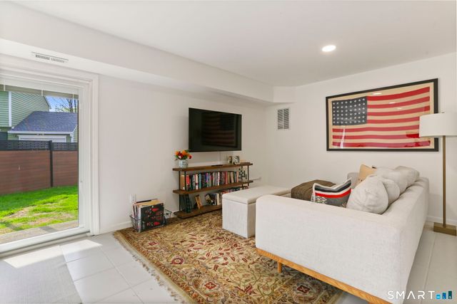 9 Clifford Street, Norwalk, CT 06853