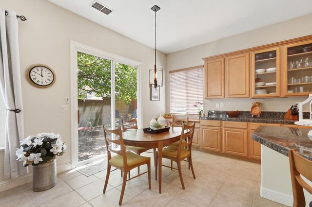 800 Morningside Dr, Folsom, CA 95630