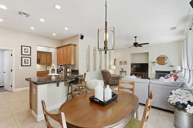 800 Morningside Dr, Folsom, CA 95630