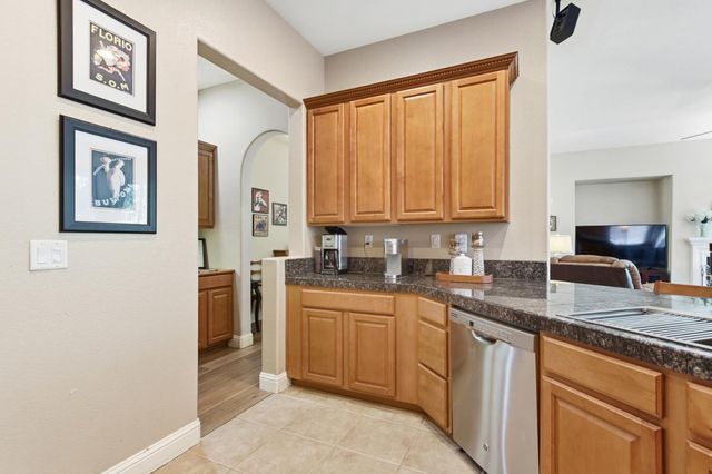 800 Morningside Dr, Folsom, CA 95630