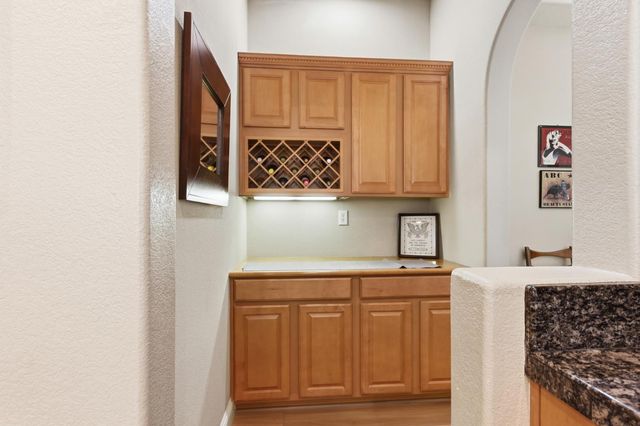 800 Morningside Dr, Folsom, CA 95630