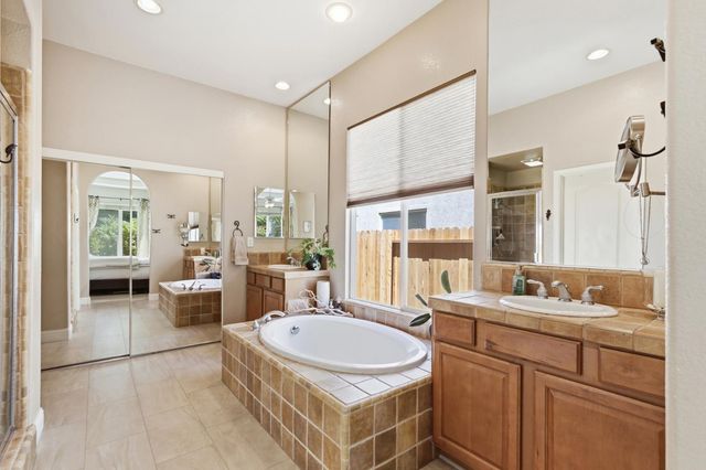800 Morningside Dr, Folsom, CA 95630