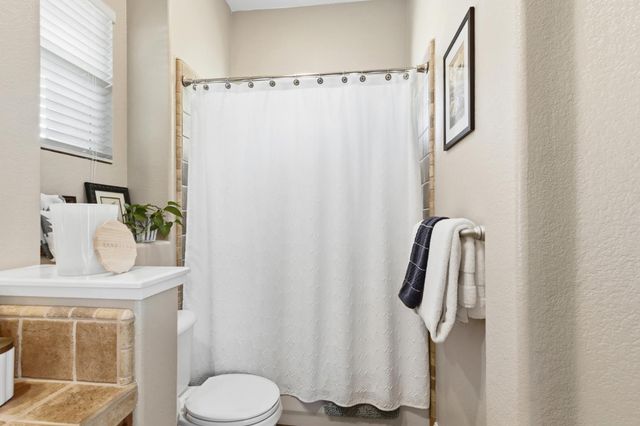 800 Morningside Dr, Folsom, CA 95630