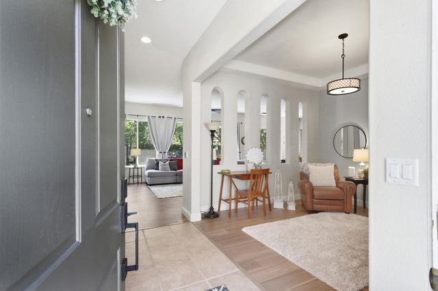 800 Morningside Dr, Folsom, CA 95630