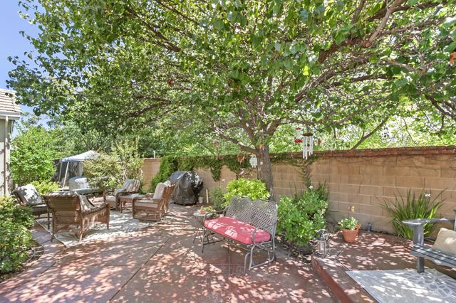800 Morningside Dr, Folsom, CA 95630