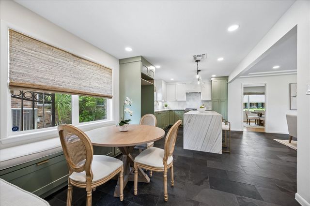 6735 Lindyann Lane, Houston, TX 77008