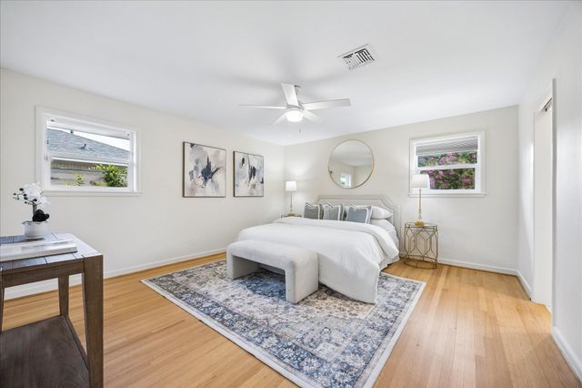 6735 Lindyann Lane, Houston, TX 77008