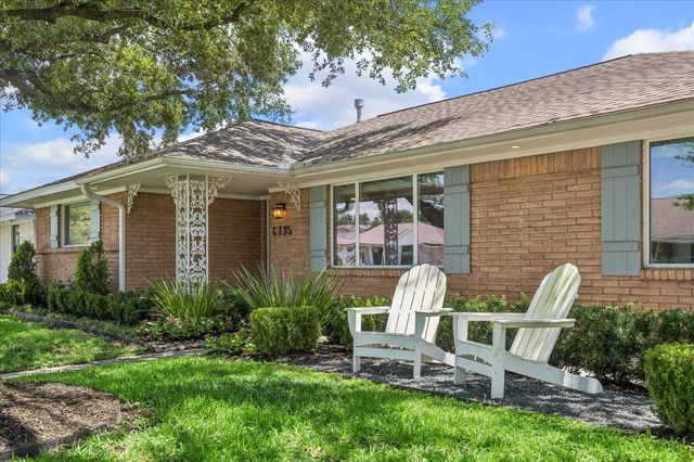 6735 Lindyann Lane, Houston, TX 77008
