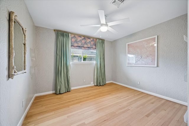 6735 Lindyann Lane, Houston, TX 77008