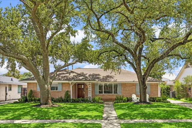 6735 Lindyann Lane, Houston, TX 77008