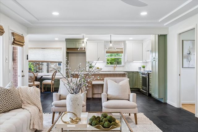 6735 Lindyann Lane, Houston, TX 77008
