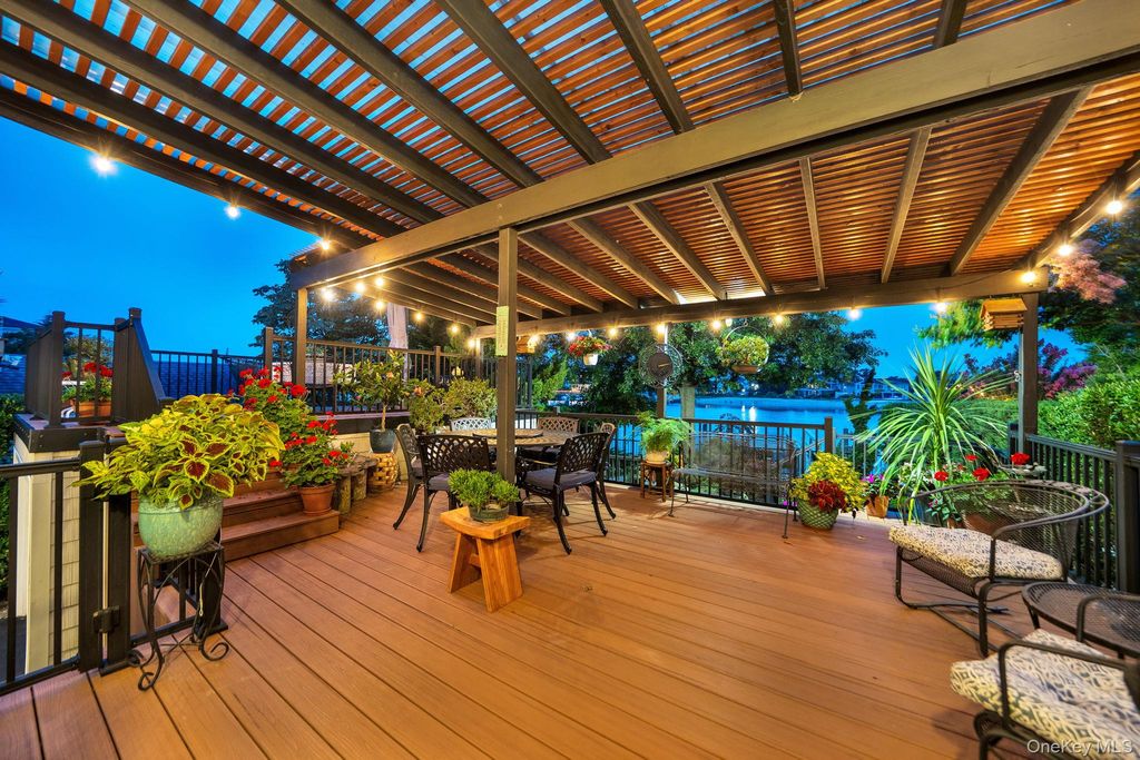 2660 Riverside Drive, Wantagh, NY 11793 — photo 3