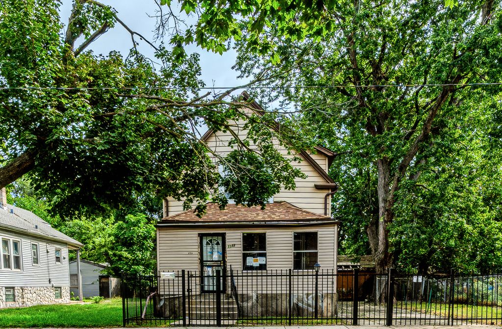 11723 S Stewart Avenue, Chicago, IL 60628 — photo 2
