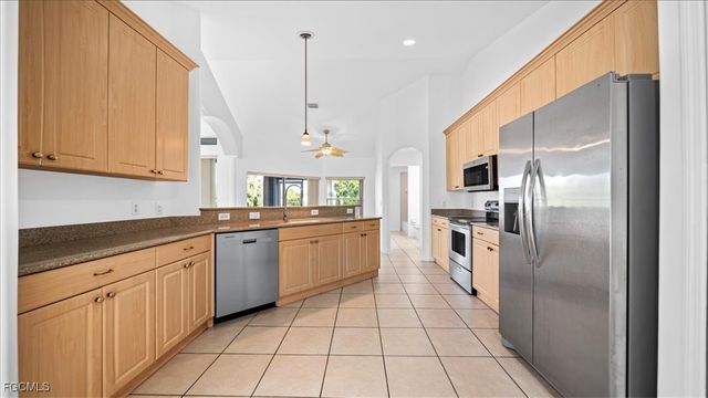 1225 SW 38th TER, Cape Coral, FL 33914