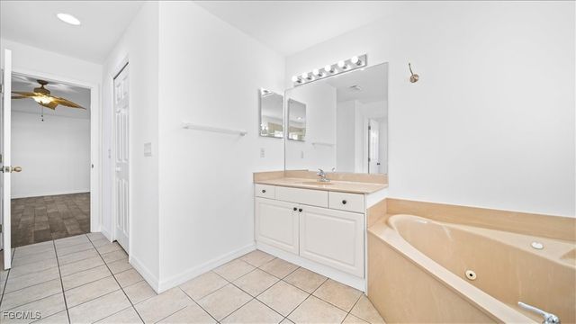 1225 SW 38th TER, Cape Coral, FL 33914