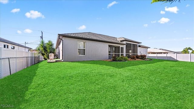 1225 SW 38th TER, Cape Coral, FL 33914