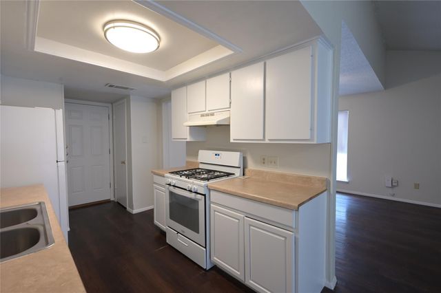 4713 Teri RD A, Austin, TX 78744