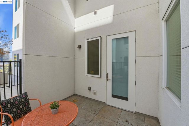 42111 Osgood Rd 208, Fremont, CA 94539